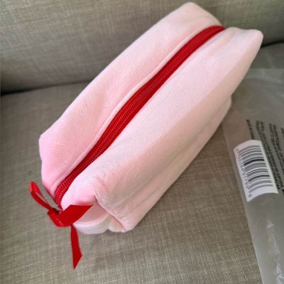 Ulta Beauty Accessories - Ulta Beauty Pink Velvet Makeup Pouch with Red Zipper